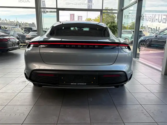 Porsche Taycan view 8