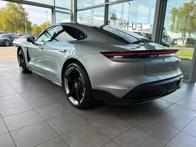 Porsche Taycan view 7