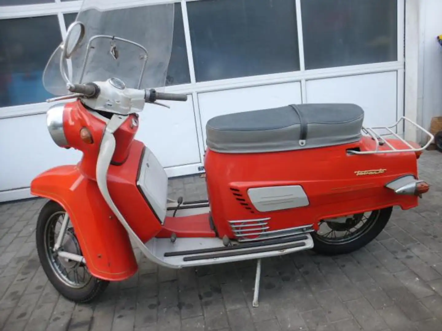 Jawa Tatran Roller Oldtimer in Rot gebraucht in Calau für € 3.000,-