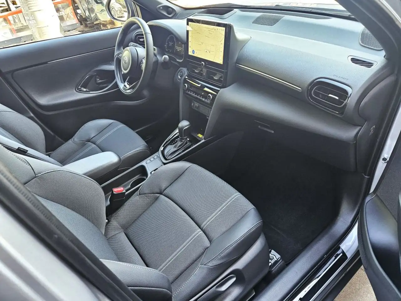 Toyota Yaris Cross Hybrid 130 1.5 VVT-i Style Plus 9