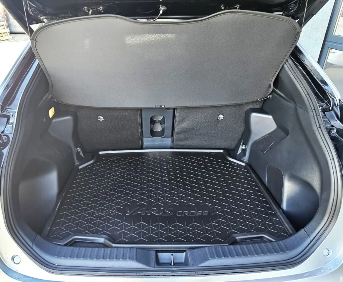 Toyota Yaris Cross Hybrid 130 1.5 VVT-i Style Plus 8