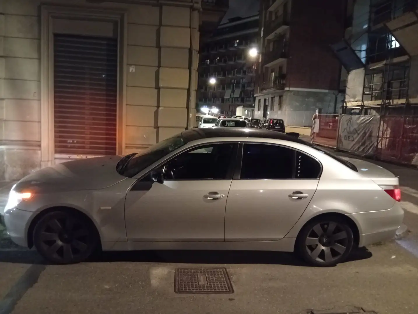 BMW 530 Serie 5 E60 2003 Berlina 530d Msport Argento - 2