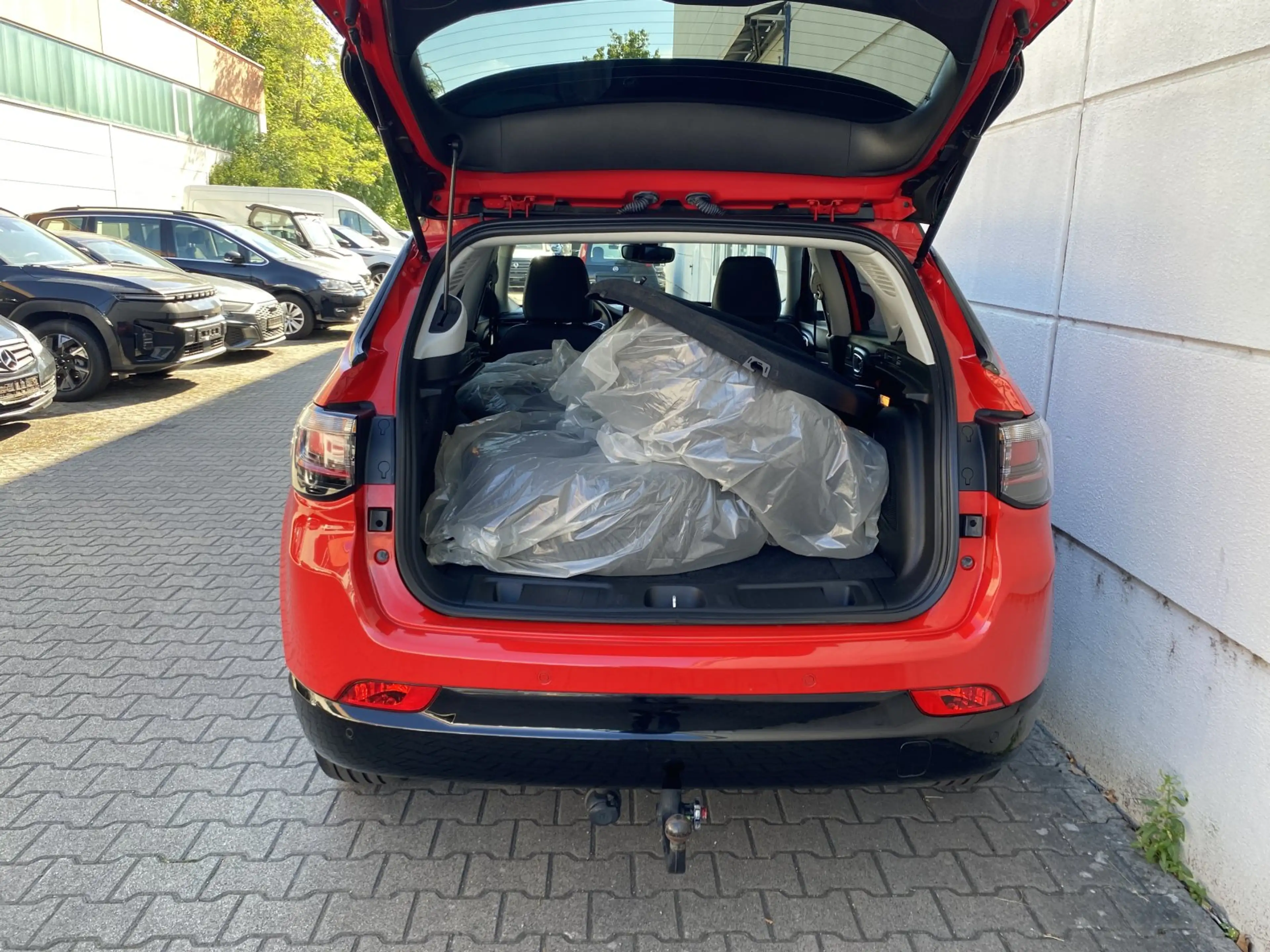 Jeep Compass 1.3 Plug-In Hybrid S 360Kam AHK Leder Alu19 — photo 8