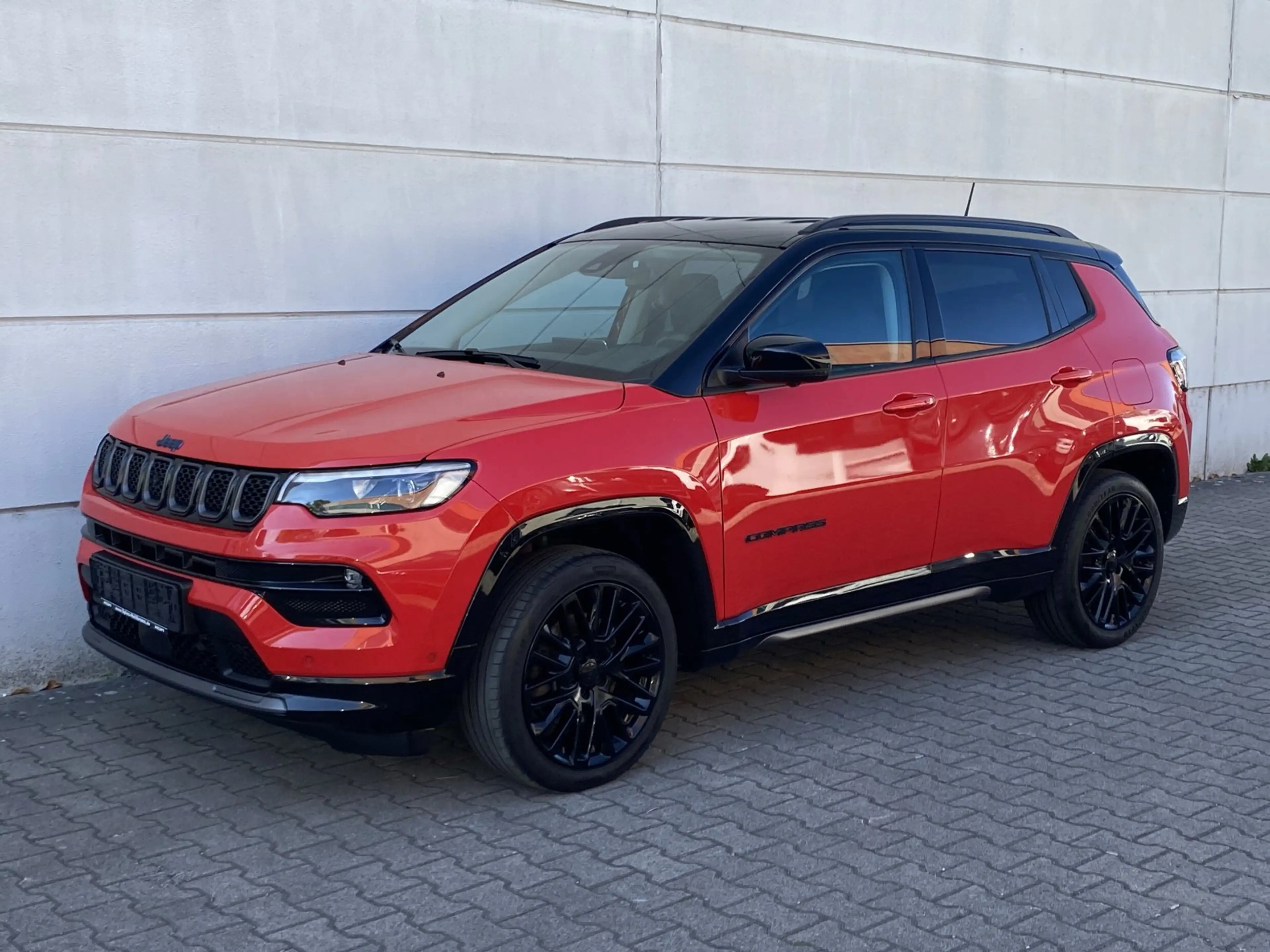 Jeep Compass 1.3 Plug-In Hybrid S 360Kam AHK Leder Alu19 — photo 2