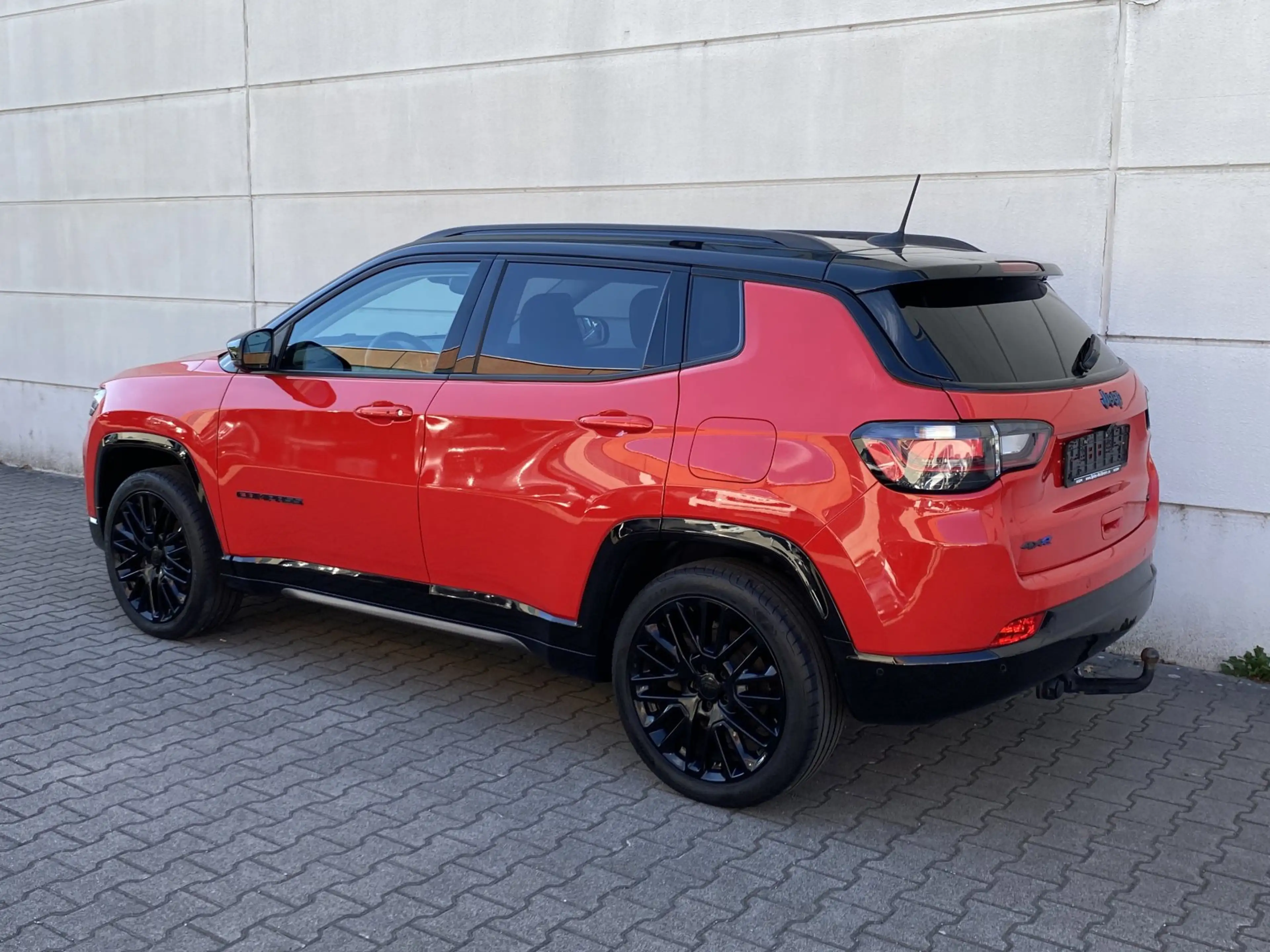 Jeep Compass 1.3 Plug-In Hybrid S 360Kam AHK Leder Alu19 — photo 9