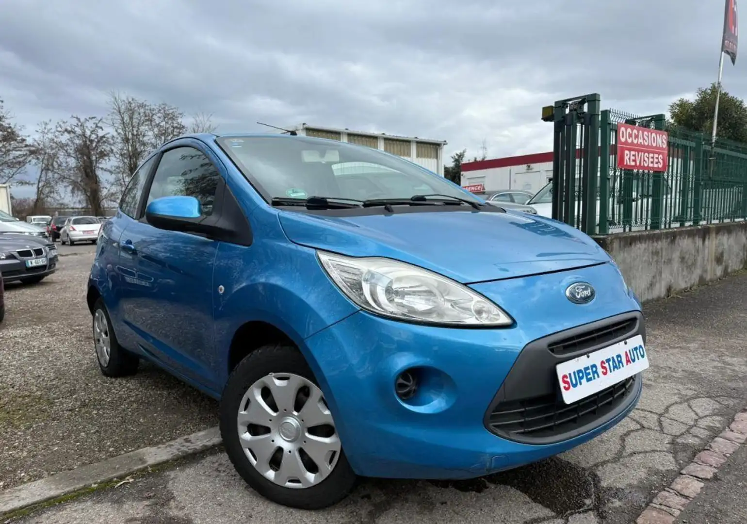 Ford Ka/Ka+ 1.2l 70cv trend %2B pack clim 3p 2010 Blau - 1