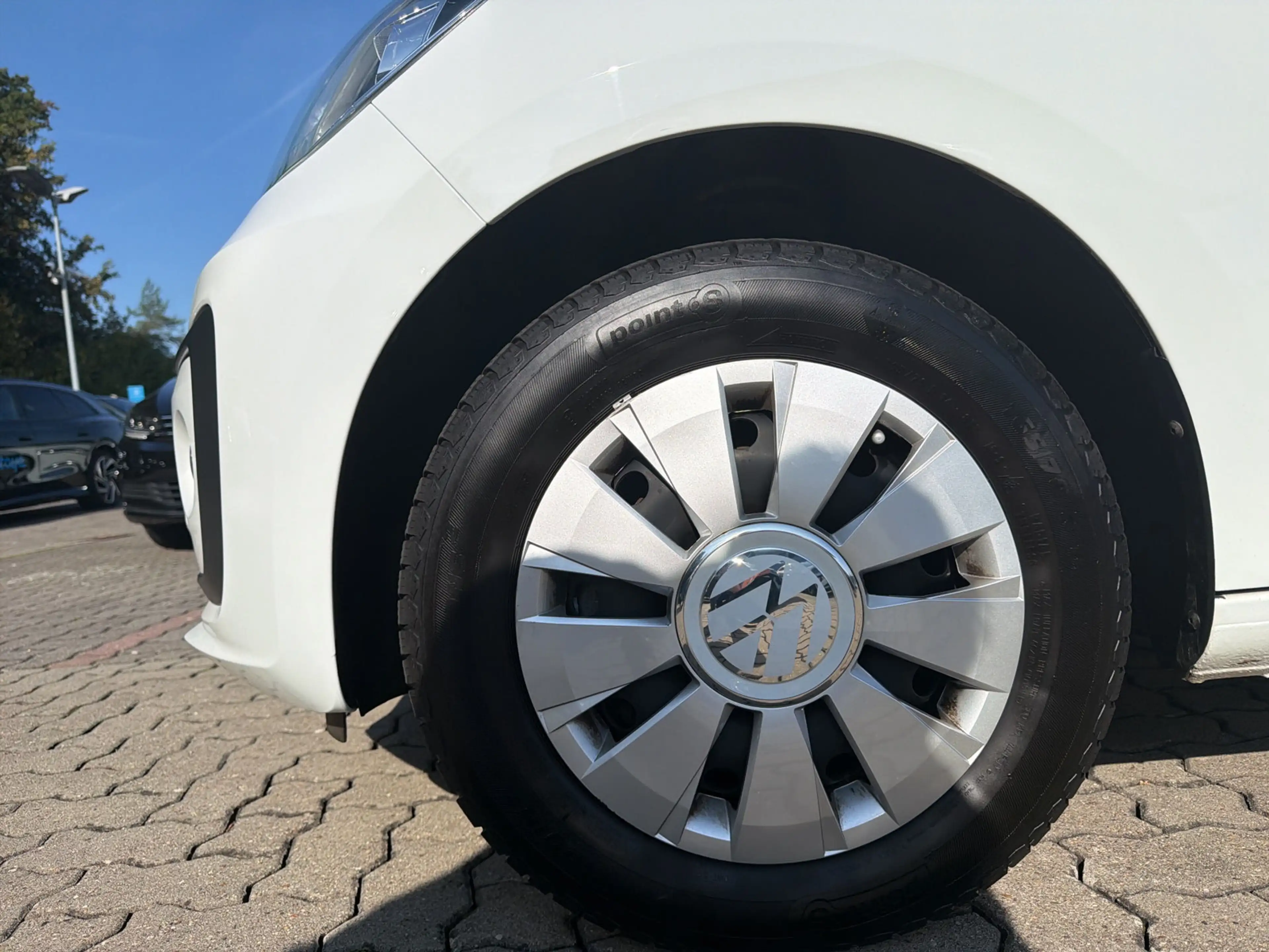 Volkswagen up! 4Türen Klima Tel Kamera — photo 2