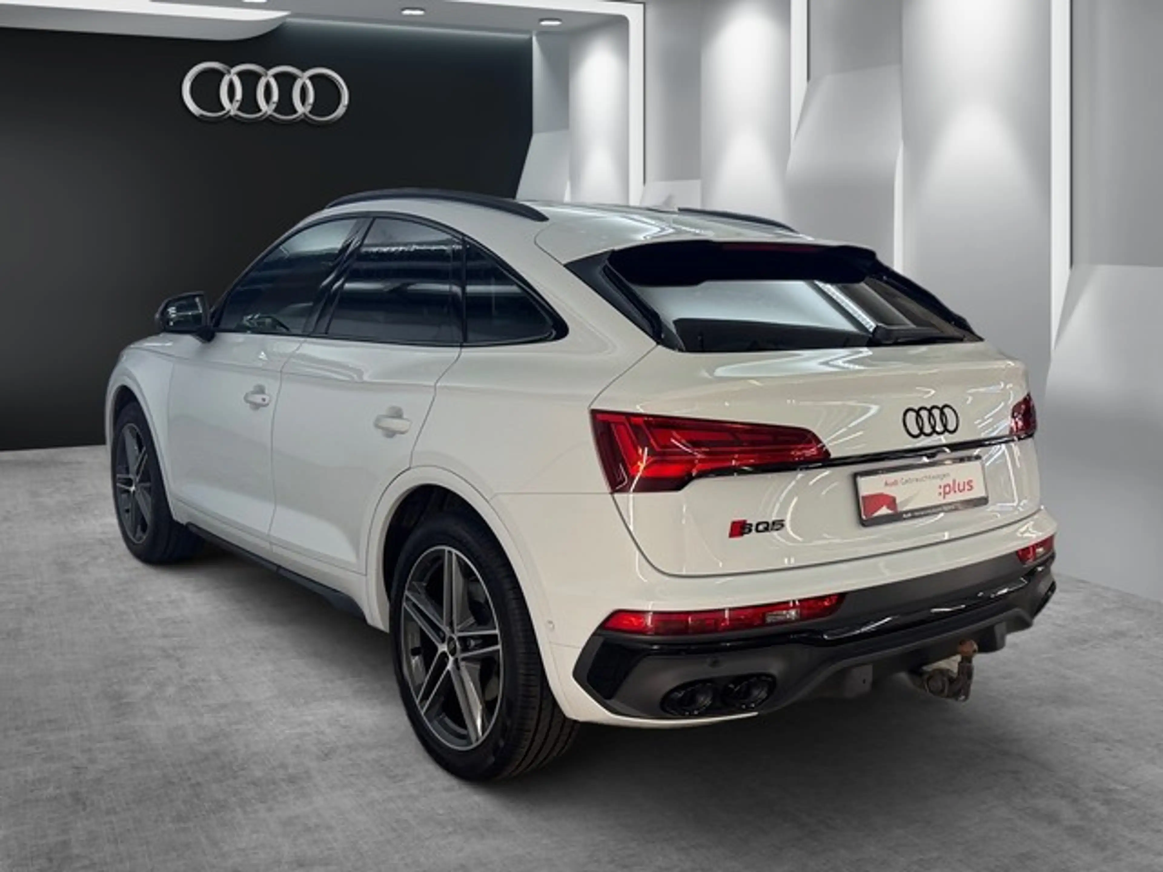 Audi SQ5 Sportback MATRIX LED AHK ACC PANO NAVI 360" — photo 10