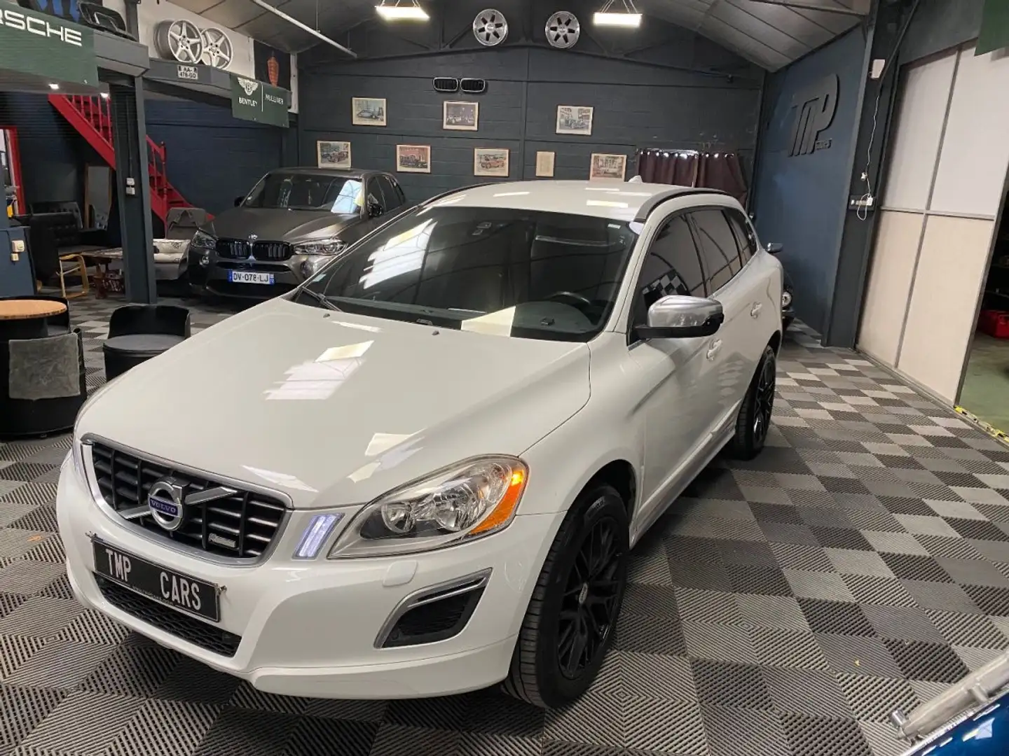 Volvo XC60 D3 AWD 163ch R Design Geartronic Blanc - 2