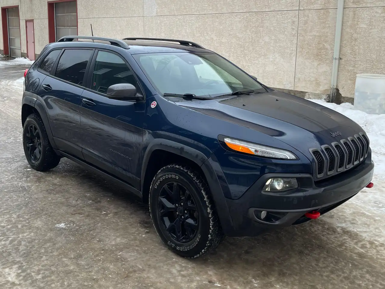 Jeep Cherokee снимка Jeep Cherokee