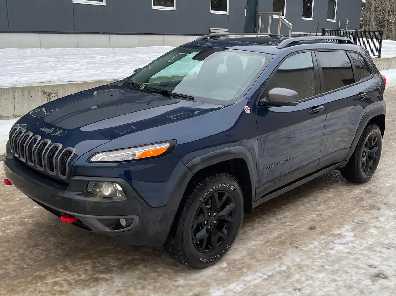 Jeep Cherokee снимка Jeep Cherokee