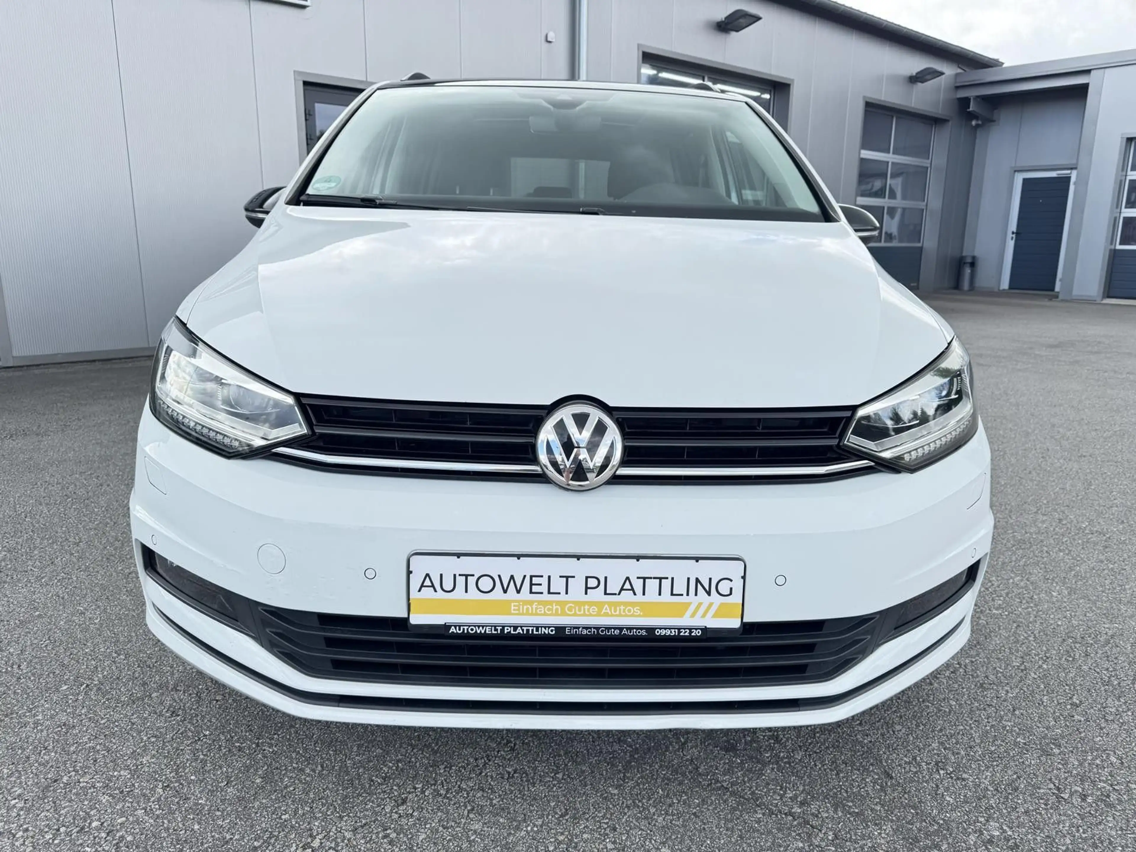 Volkswagen Touran Highline 1.5 TSI Panorama DSG LED ACC Kam — photo 3