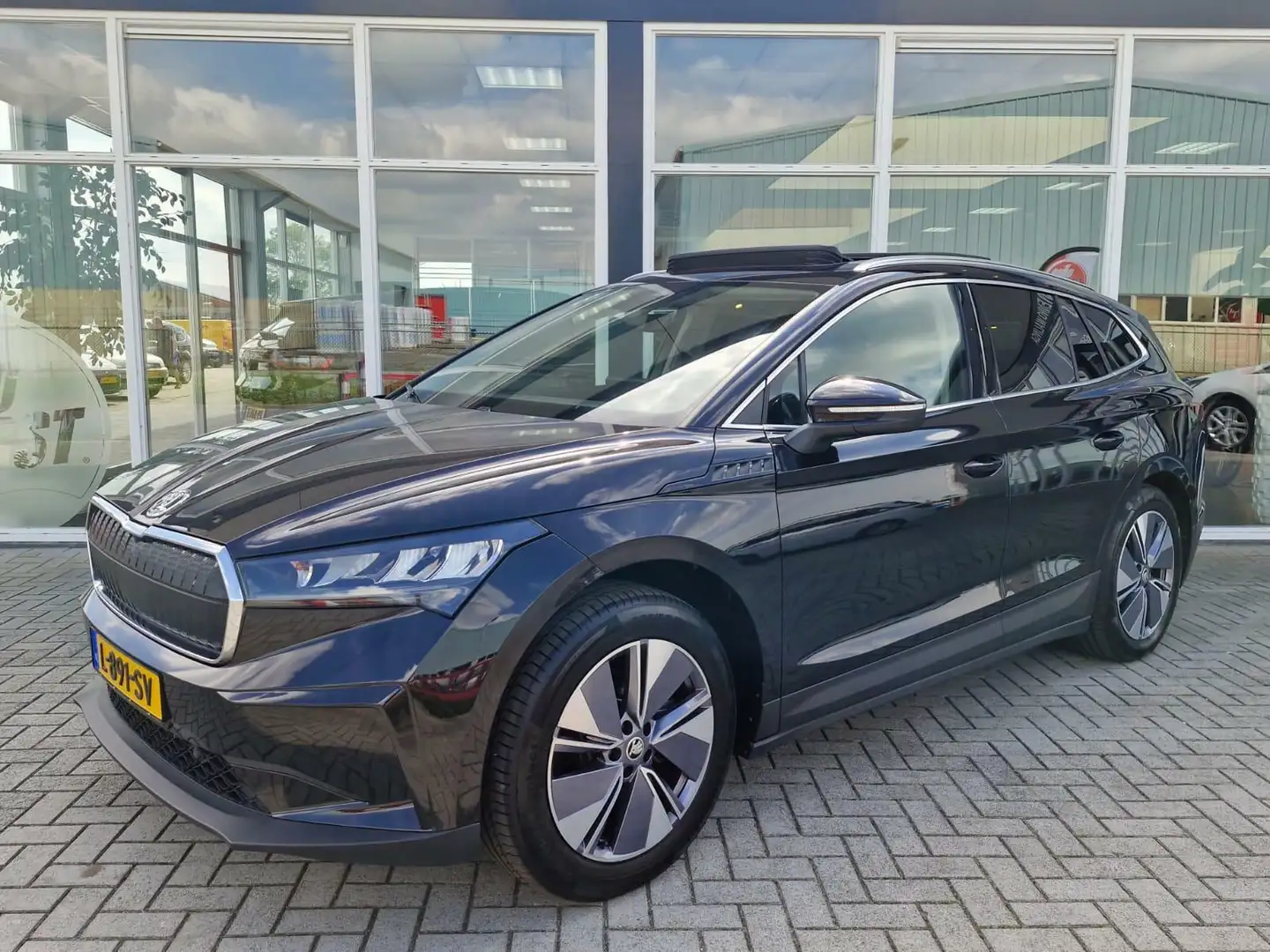 Skoda Enyaq iV 60 First Edition | Panoramadak | Stuurwielverwa Zwart - 2
