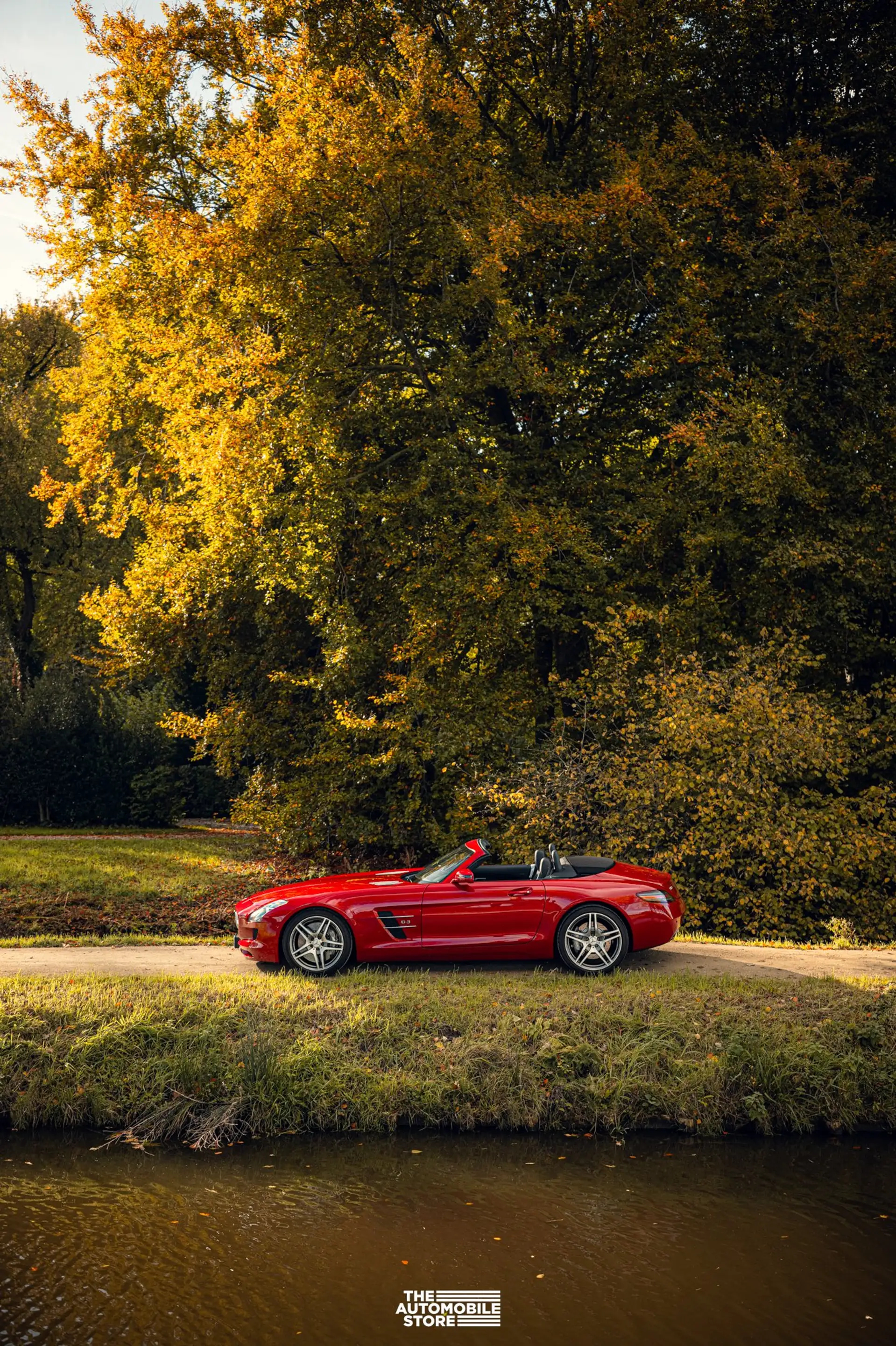 Mercedes-Benz SLS Roadster Le Mans Red — photo 8