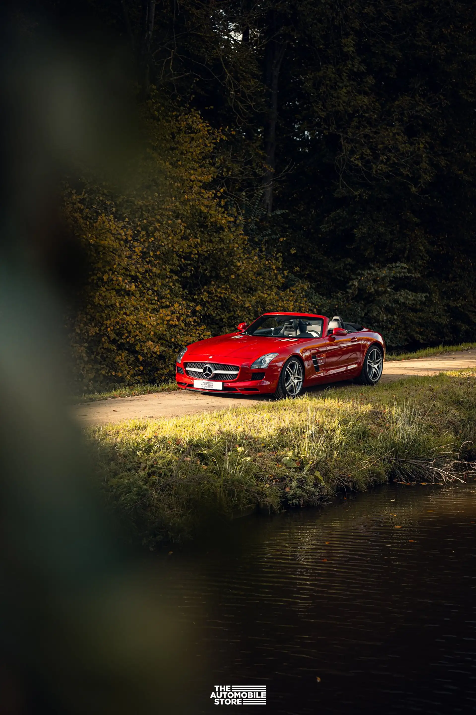 Mercedes-Benz SLS Roadster Le Mans Red — photo 7