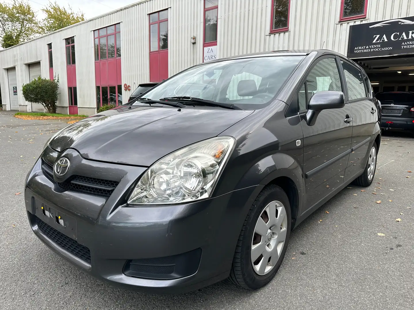 Toyota Corolla Verso 1.6i VVT-i 16v Linea Sol Grijs - 1