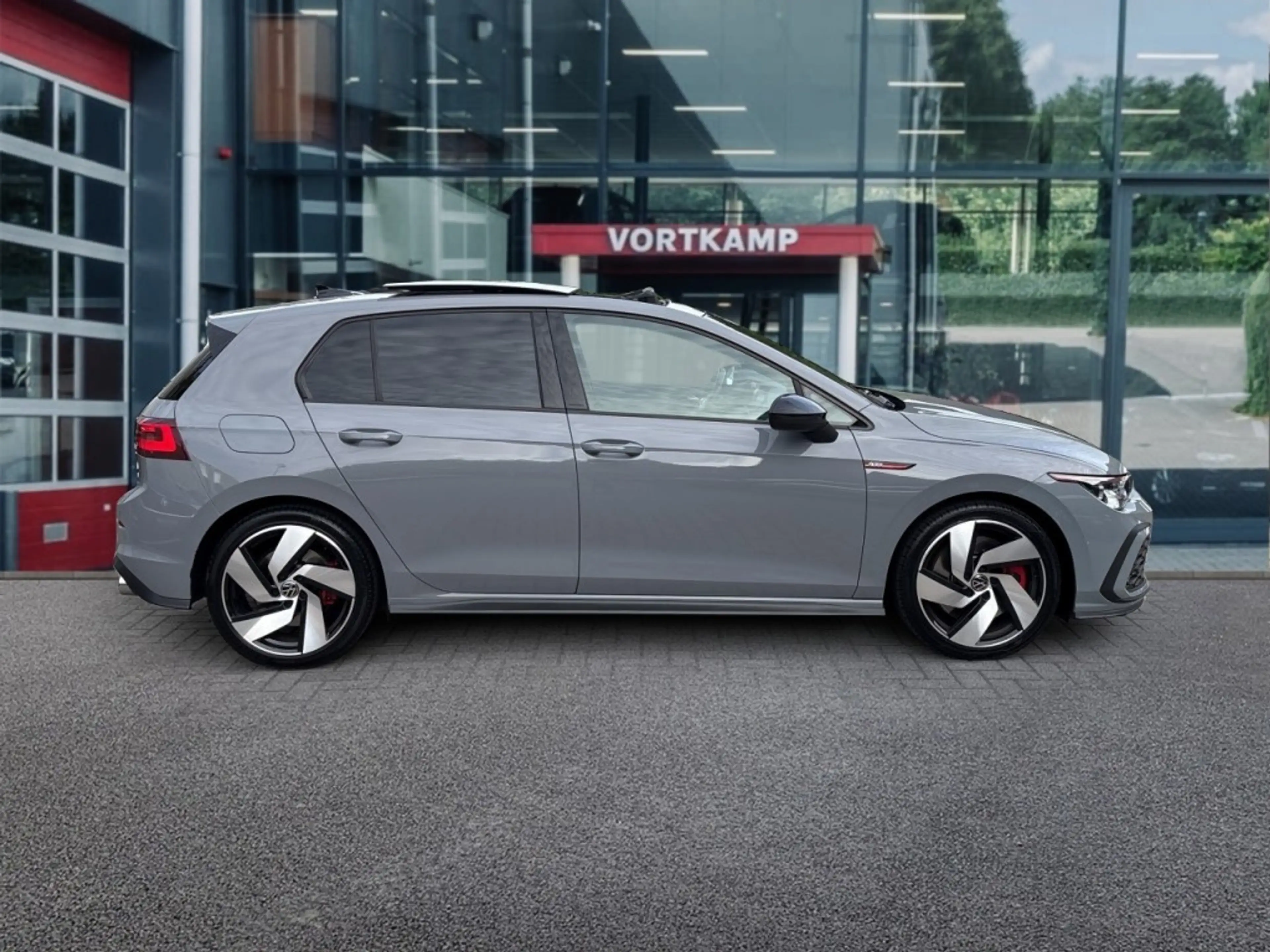 Volkswagen Golf GTI 2.0 TSI DSG GTI PANO-DAK/HARMAN-KARDON/IQ-LIGHTS/C — photo 4
