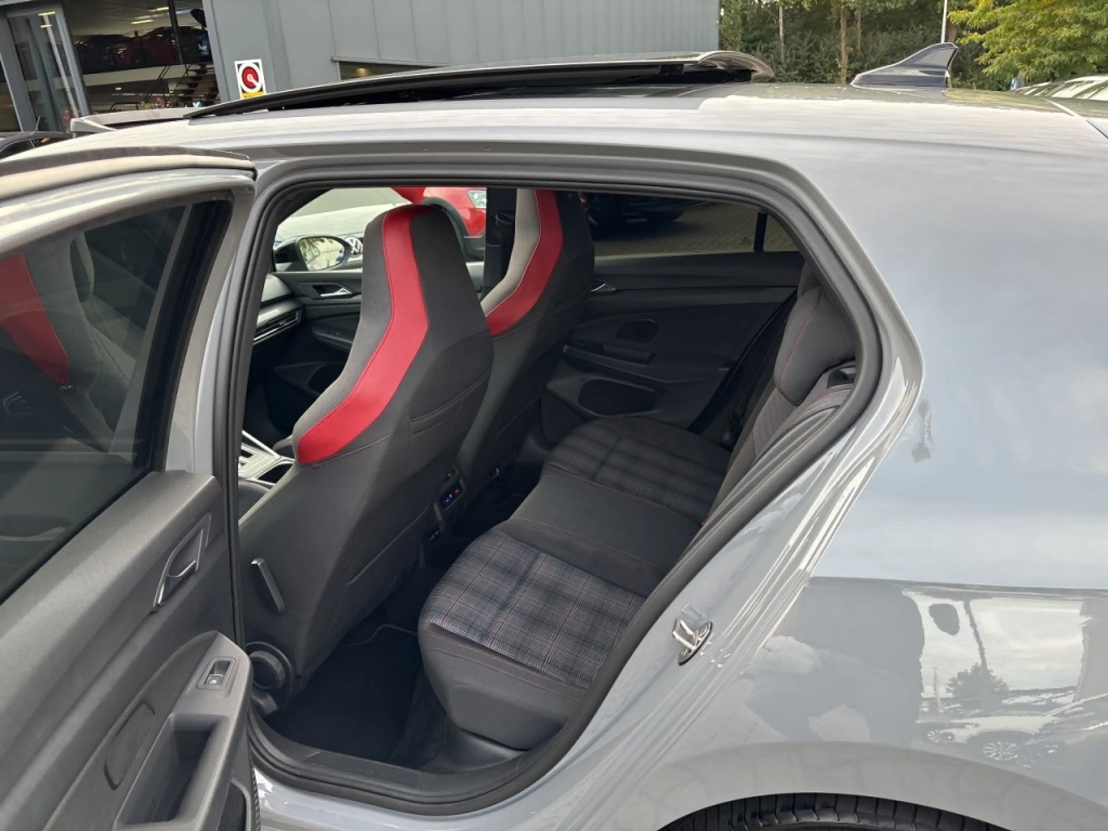 Volkswagen Golf GTI 2.0 TSI DSG GTI PANO-DAK/HARMAN-KARDON/IQ-LIGHTS/C — photo 12