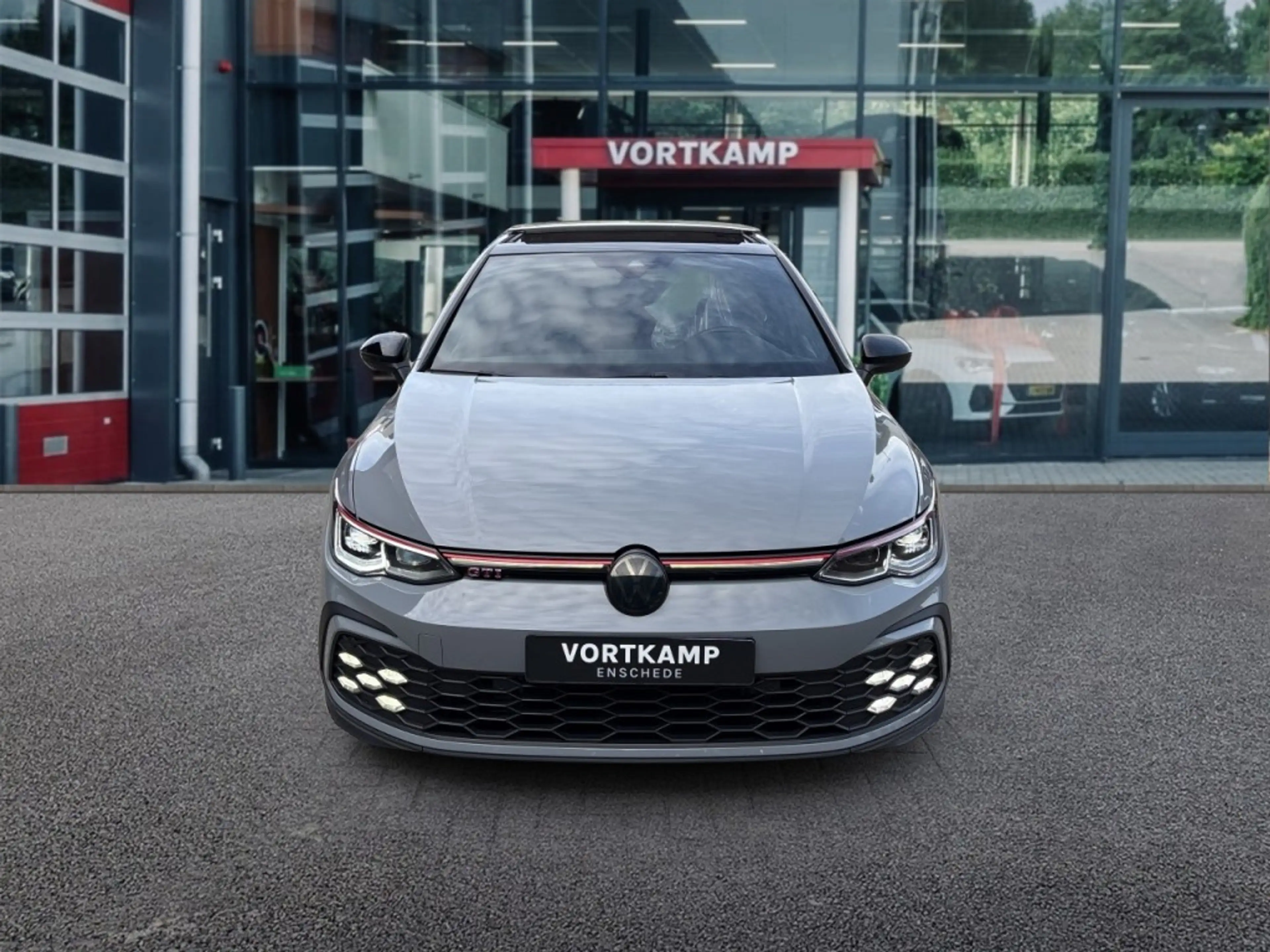 Volkswagen Golf GTI 2.0 TSI DSG GTI PANO-DAK/HARMAN-KARDON/IQ-LIGHTS/C — photo 2
