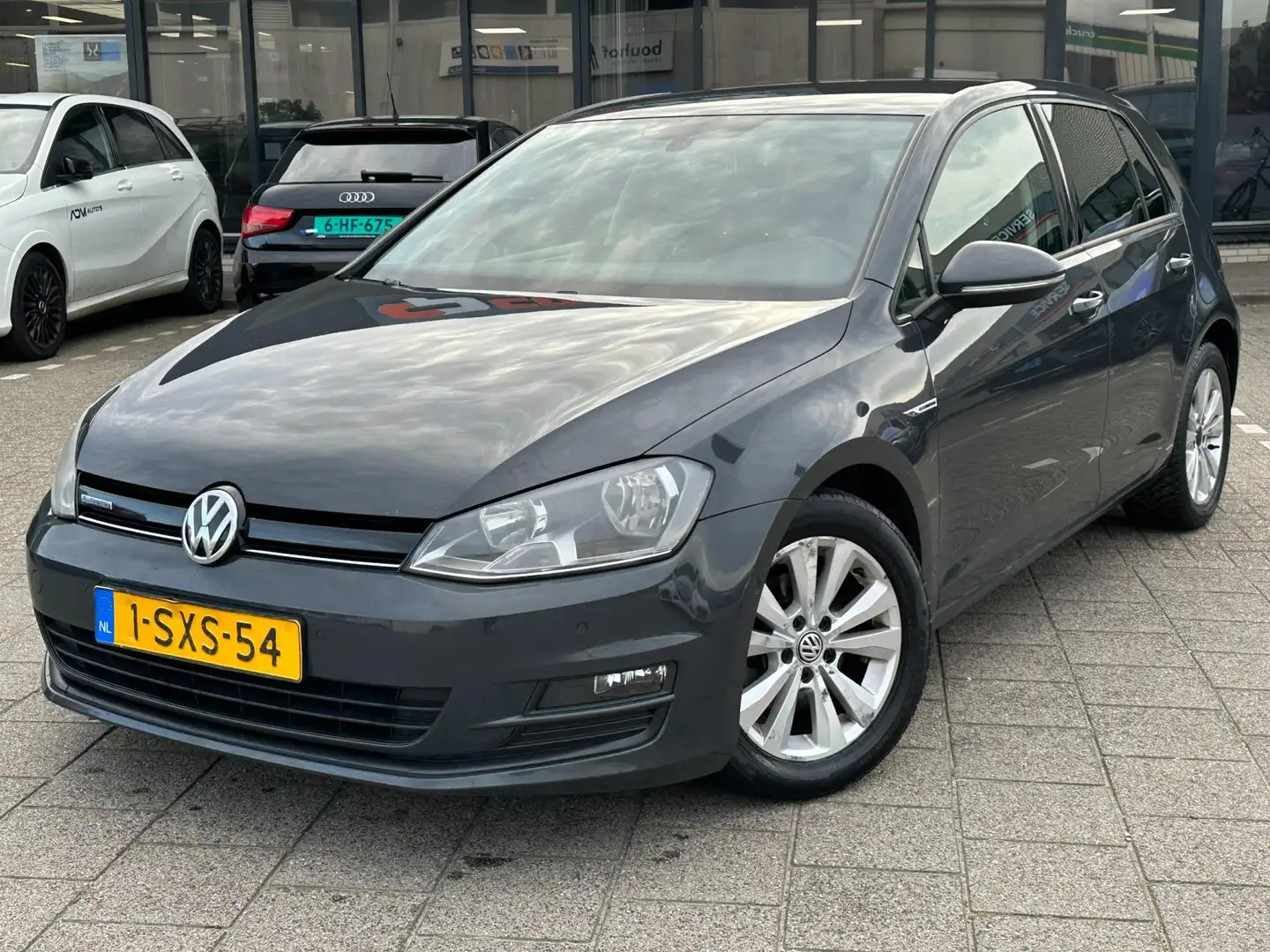 Volkswagen Golf 1.6 TDI Highline BlueMotion Gris - 1