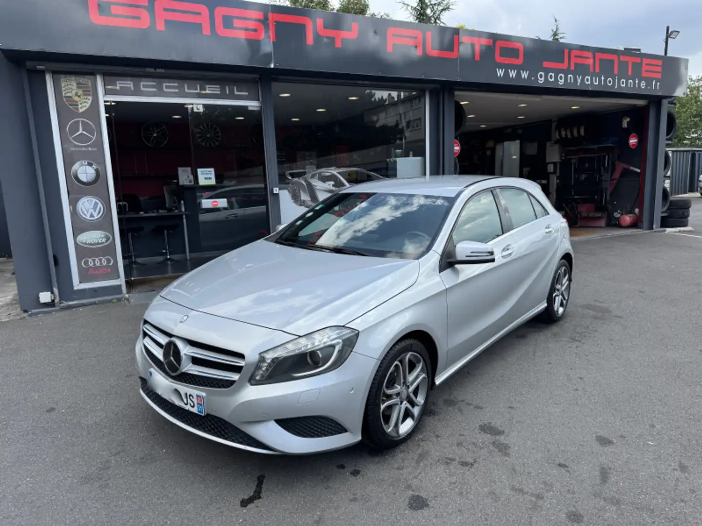 Mercedes-Benz A 180 180 D SENSATION 7G-DCT Grijs - 1