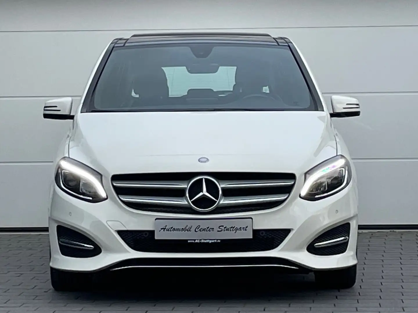 Mercedes-Benz B 180 URBAN-LINE PANO/KAMERA/STAND-HZG/NAVI/ Biały - 2