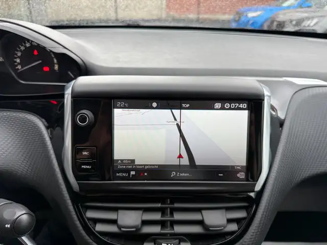 Peugeot 208 view 18