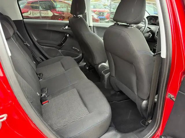 Peugeot 208 view 26