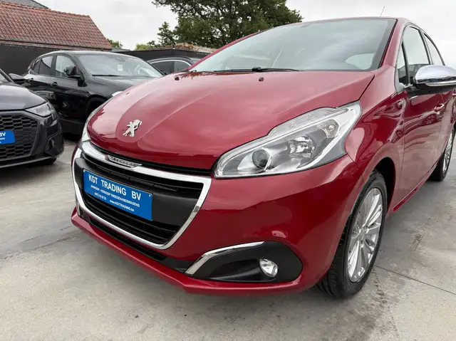 Peugeot 208 view 10