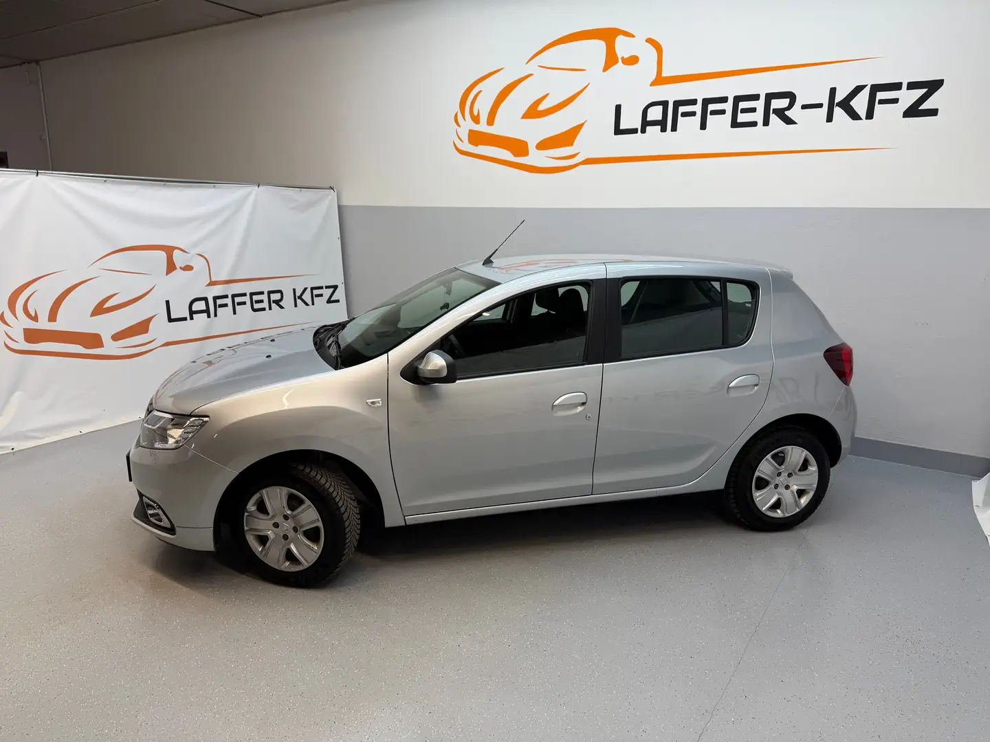Dacia Sandero Comfort Tce 90 KLIMA **nur 12.000 KM** TOP Silber - 2