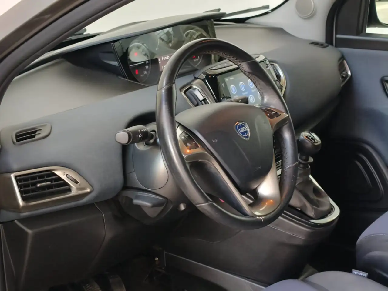 Lancia Ypsilon 2021 — фото 10