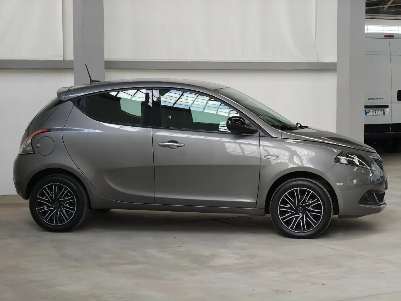 Lancia Ypsilon 2021 — фото 8
