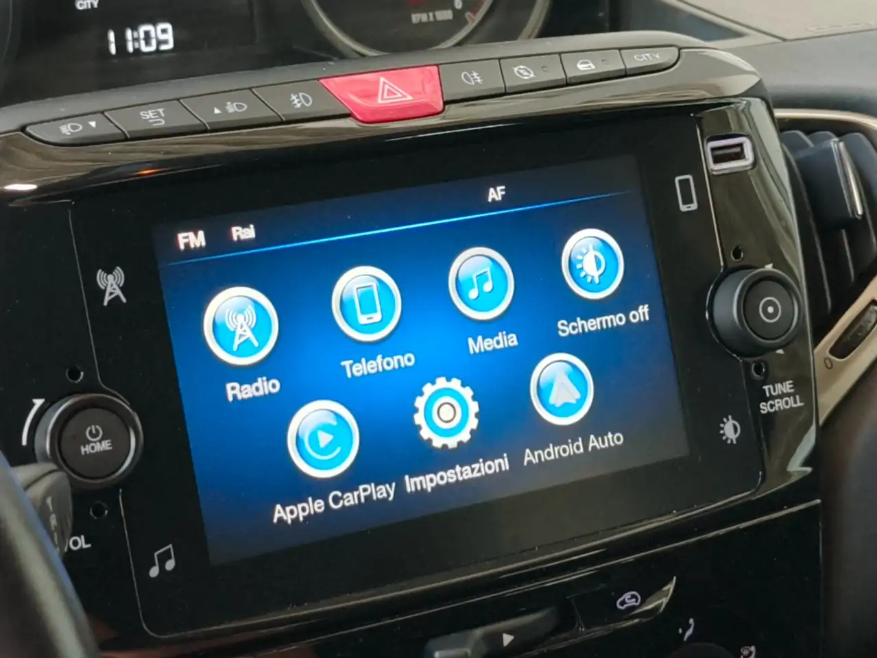 Lancia Ypsilon 2021 — фото 12