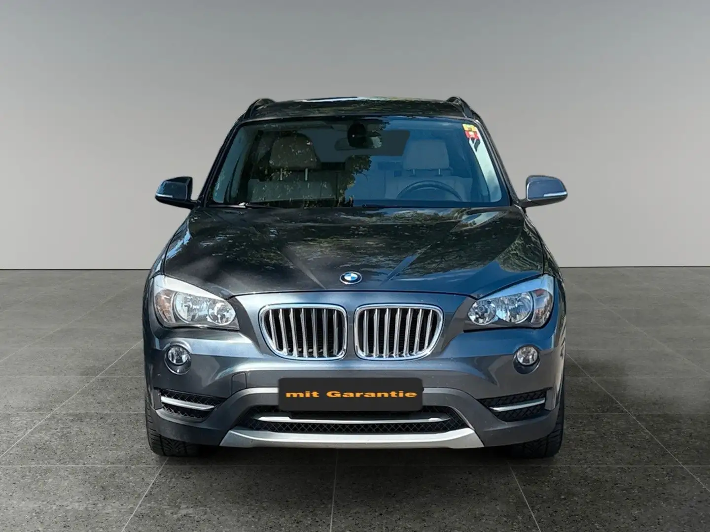 BMW X1 Baureihe X1 18 d xDrive 2.0-Navi-Leder Grijs - 2