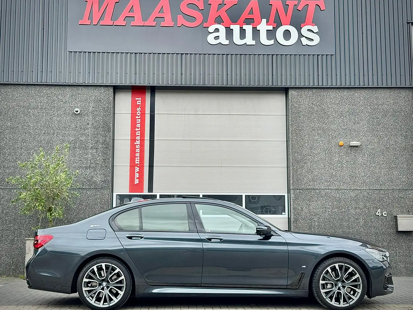 BMW 740 7-Serie 740e iPerformance / M-pack / Hud / H&K / N Grijs - 1