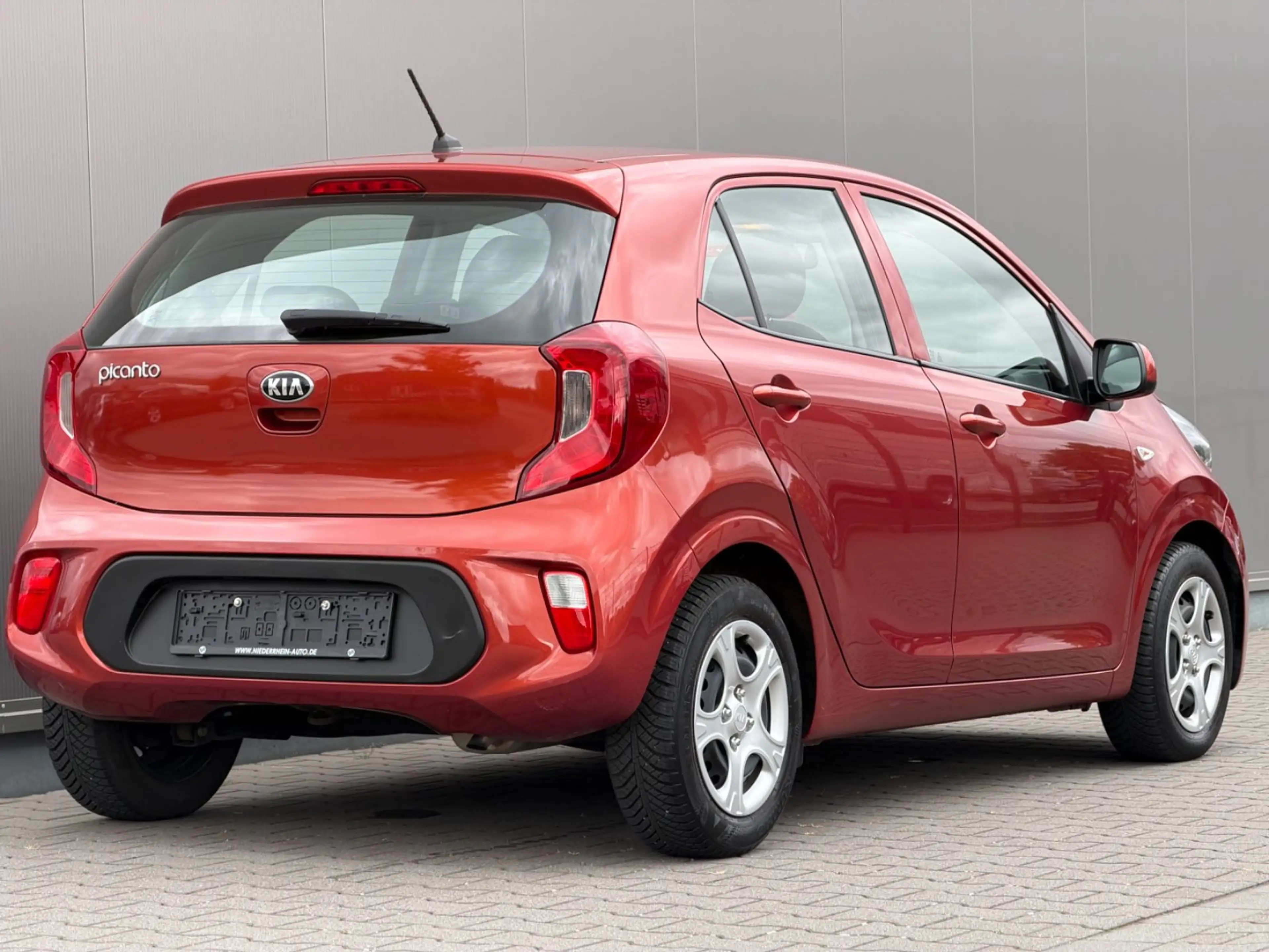 Kia Picanto Edition 7 Klima Lenkhzg. 1. Hand 31000km — photo 3