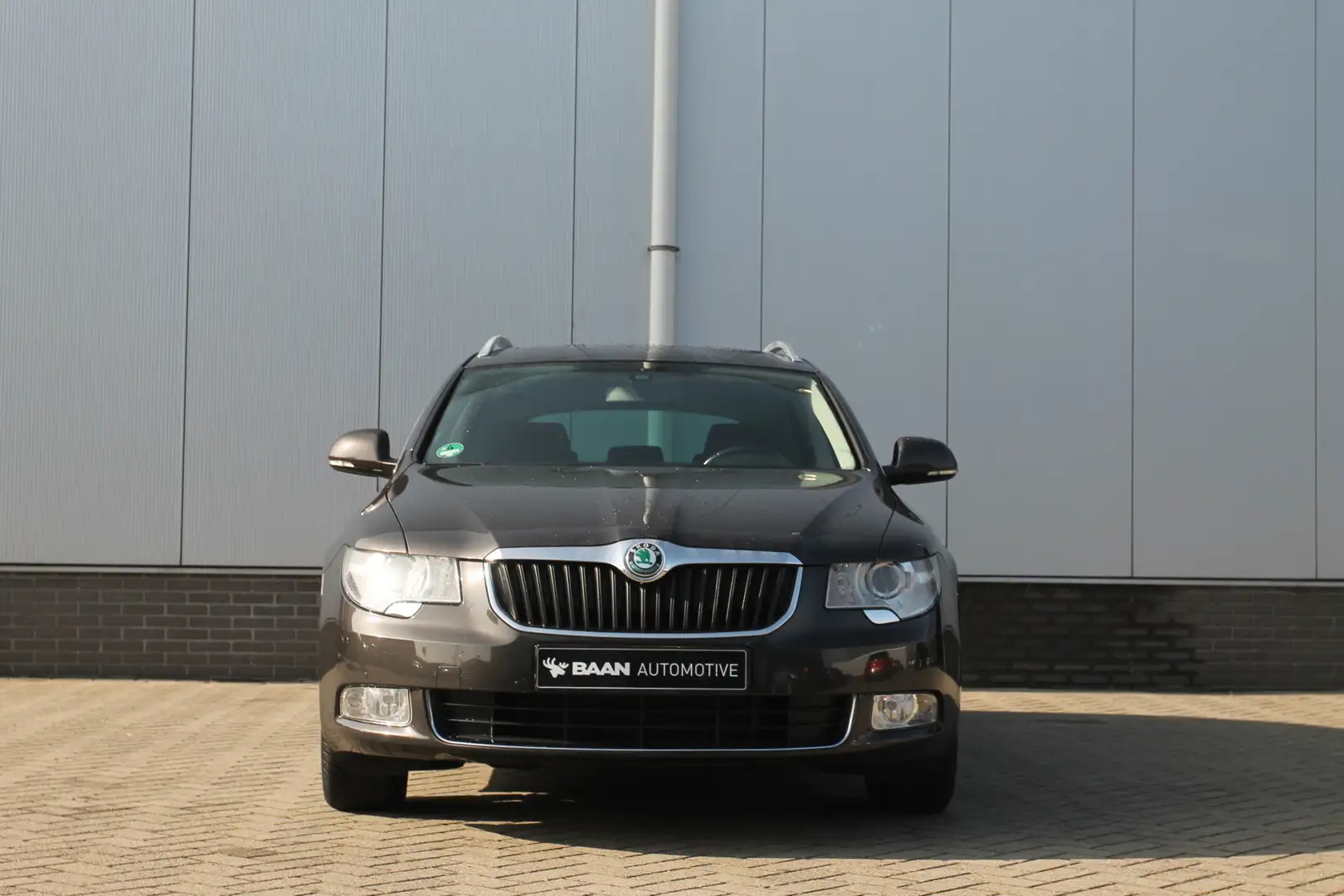 Skoda Superb Combi 1.8 TSI Ambition Business Line | Navi | Pano Bruin - 2