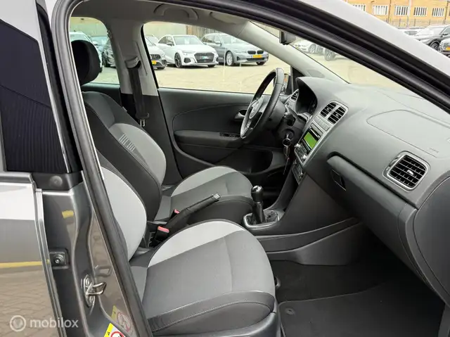 Volkswagen Polo view 13