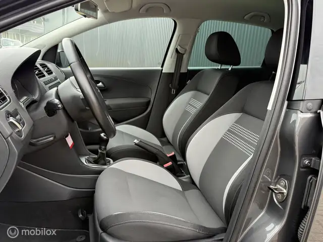 Volkswagen Polo view 4
