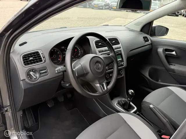 Volkswagen Polo view 11