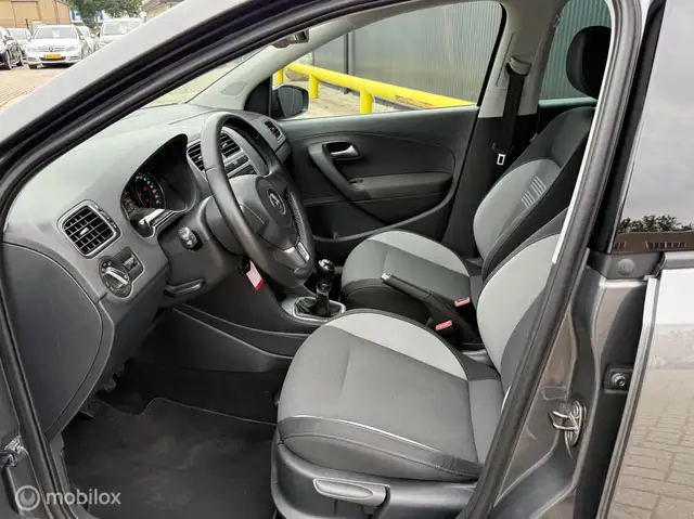 Volkswagen Polo view 10