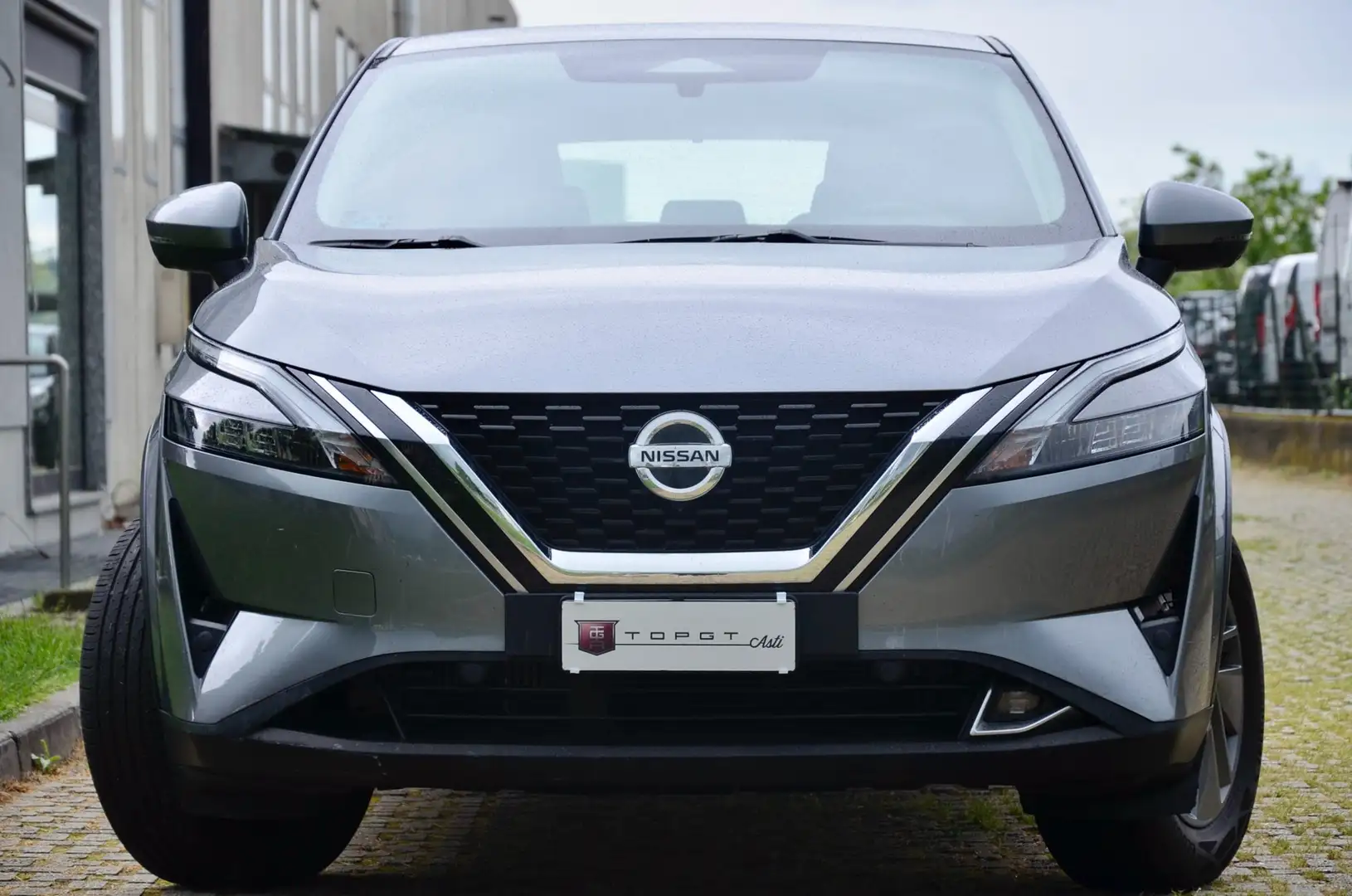 Nissan Qashqai 1.3 mhev Business 2wd 140cv, UNICOPR, PERMUTE Grijs - 2