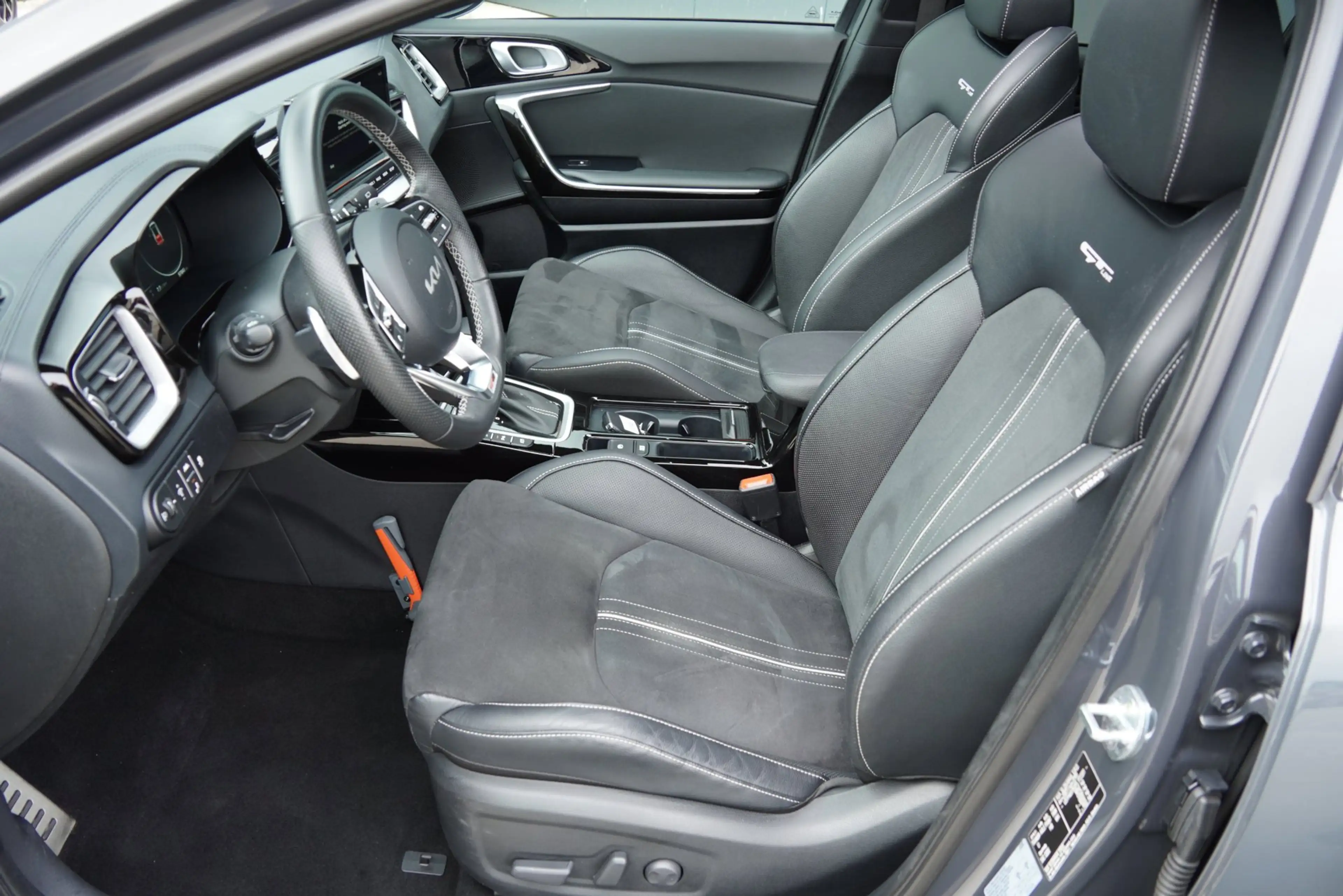Kia Ceed / cee'd 2022|1.5 T-GDi|160PK|GT-PlusLine|Pano|Keyless|Alca — photo 14