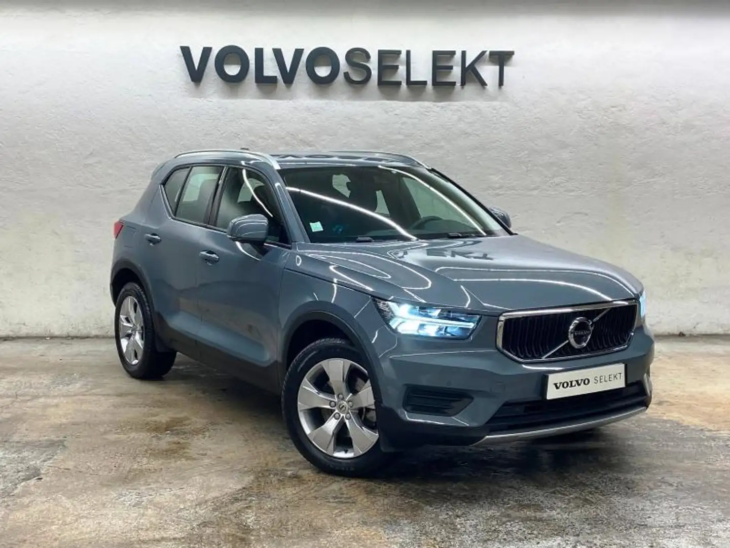 Volvo XC40 B3 163ch Momentum Business DCT 7 Gris - 2