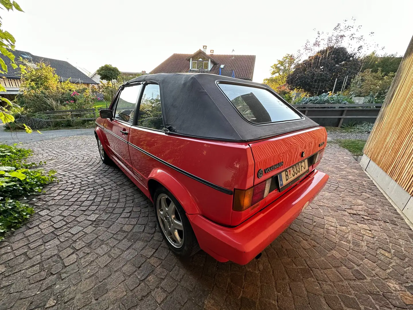 Volkswagen Golf Cabriolet Rouge - 2