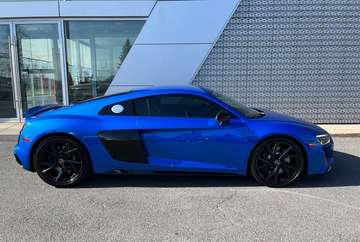 V10 performance RWD