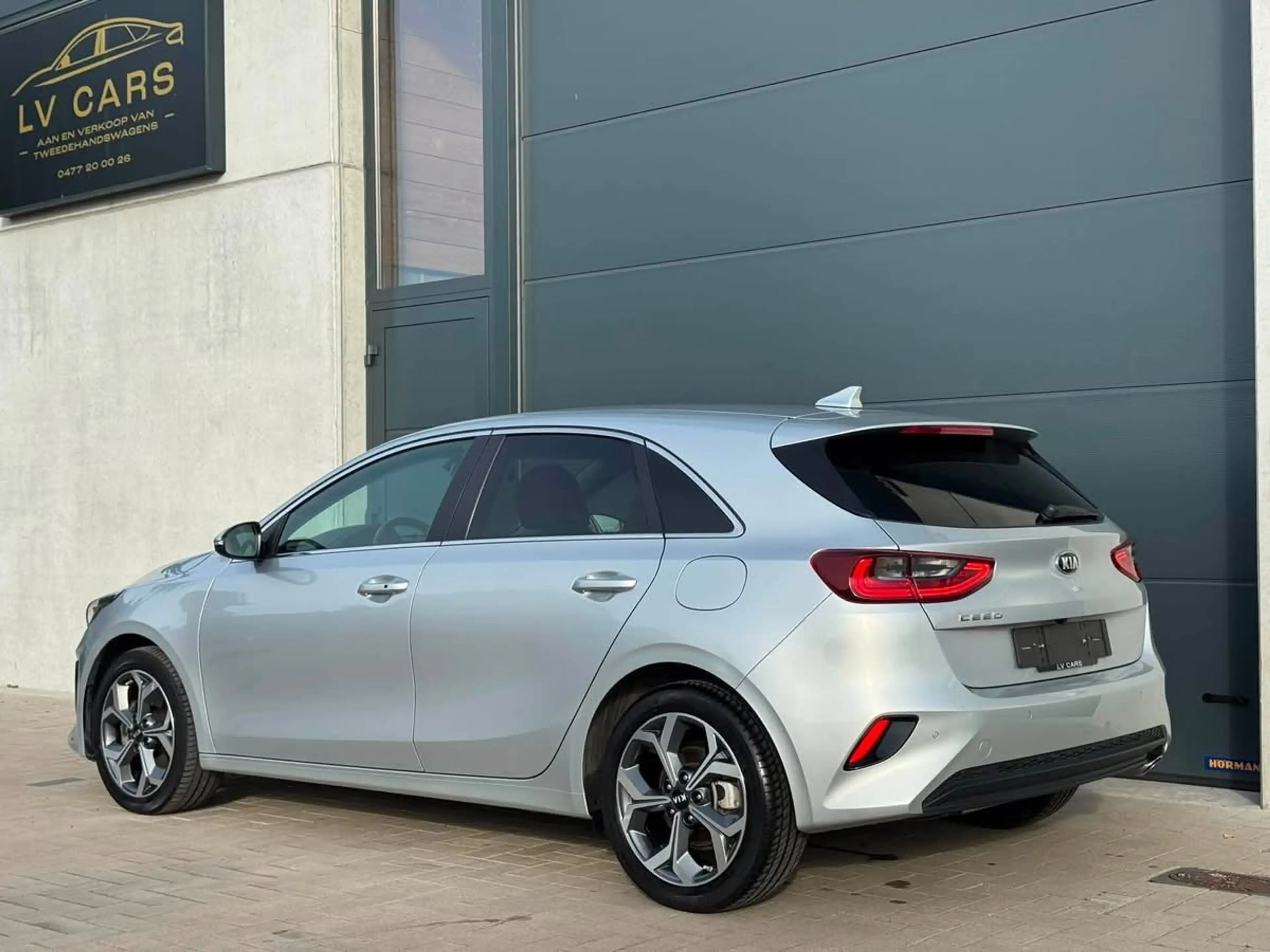Kia Ceed / cee'd 1.0 T-GDi / 22 000 km / 2019 / — photo 5