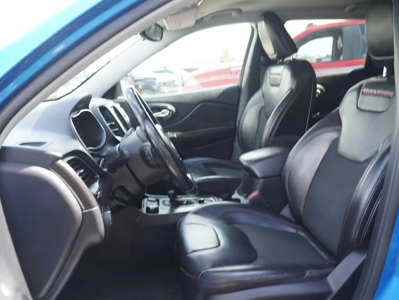 Jeep Cherokee снимка Jeep Cherokee