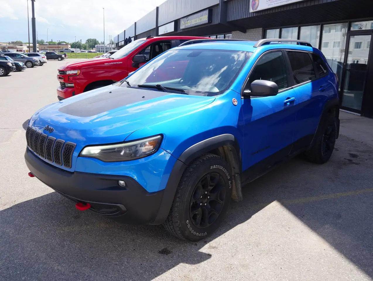 Jeep Cherokee снимка Jeep Cherokee
