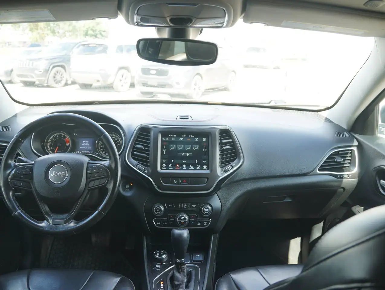 Jeep Cherokee снимка Jeep Cherokee
